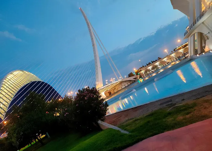 Habitacion Cerca A Ciudad De Las Artes Y Las Ciencias